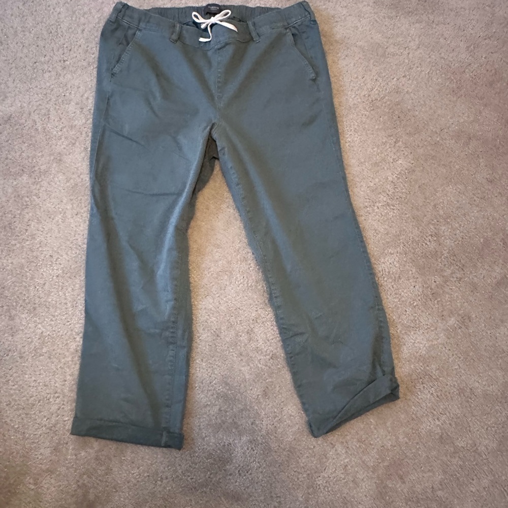 Torrid Green Ankle Cropped Pants